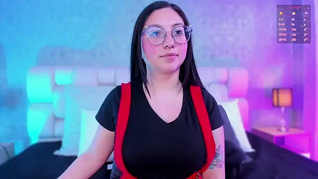 lucy neil online show from January 31, 2025, 7:08 pm