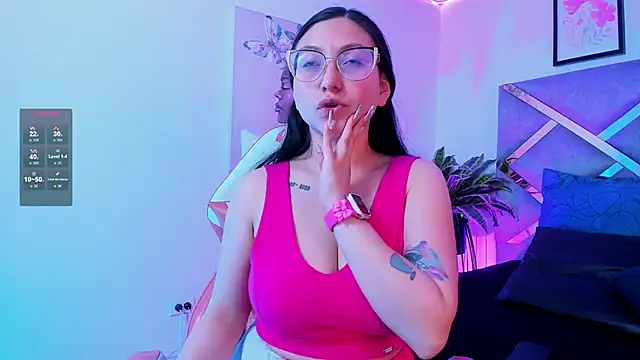 lucy neil online show from November 8, 2025, 2:34 am