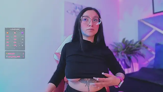 lucy neil online show from November 18, 2025, 3:38 pm