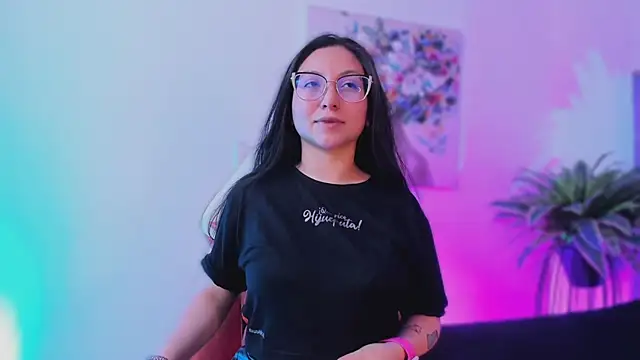 lucy neil online show from November 29, 2025, 2:36 am