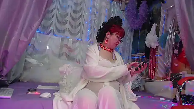 Snapshot of NightOrhideya chatting on February 28, 2025, 7:56 pm NightOrhideya online show from February 28, 2025, 7:56 pm