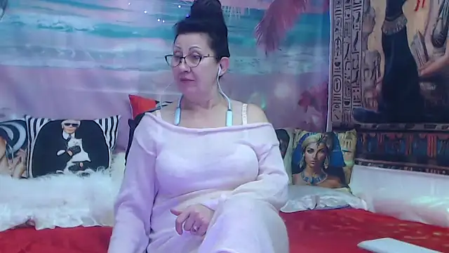 Snapshot of NightOrhideya chatting on November 20, 2025, 7:24 pm NightOrhideya online show from November 20, 2025, 7:24 pm