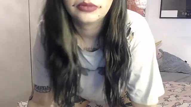 Lunastazja online show from March 13, 2025, 1:32 am