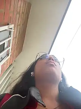 Snapshot of vaness_weet chatting on February 10, 2025, 8:21 pm vaness weet online show from February 10, 2025, 8:21 pm