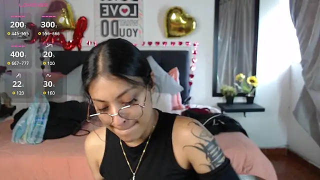 Snapshot of vaness_weet chatting on February 18, 2025, 7:30 pm vaness weet online show from February 18, 2025, 7:30 pm