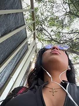 Snapshot of vaness_weet chatting on March 8, 2025, 8:03 pm vaness weet online show from March 8, 2025, 8:03 pm