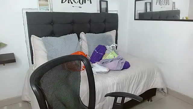 Snapshot of vaness_weet chatting on September 29, 2025, 7:30 pm vaness weet online show from September 29, 2025, 7:30 pm