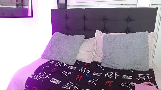 Snapshot of vaness_weet chatting on October 23, 2025, 7:23 pm vaness weet online show from October 23, 2025, 7:23 pm