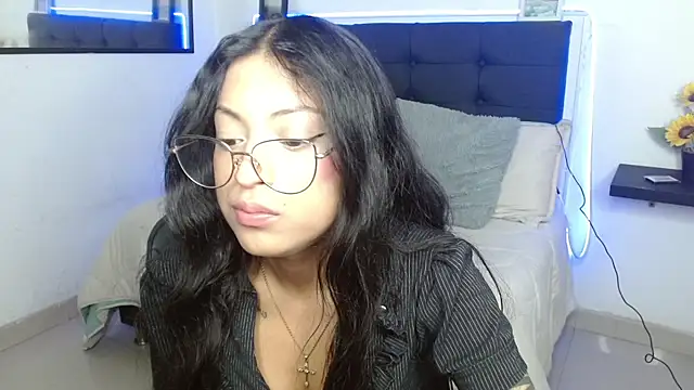 Snapshot of vaness_weet chatting on November 11, 2025, 7:25 pm vaness weet online show from November 11, 2025, 7:25 pm