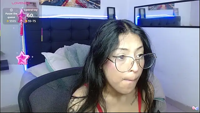 Snapshot of vaness_weet chatting on November 24, 2025, 9:20 am vaness weet online show from November 24, 2025, 9:20 am