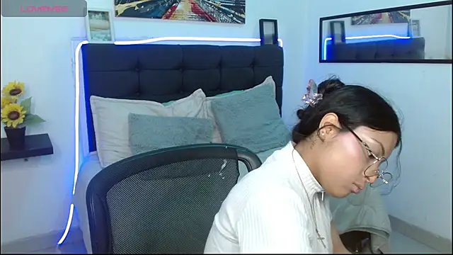 Snapshot of vaness_weet chatting on November 25, 2025, 7:36 pm vaness weet online show from November 25, 2025, 7:36 pm