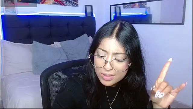 Snapshot of vaness_weet chatting on November 26, 2025, 7:37 pm vaness weet online show from November 26, 2025, 7:37 pm