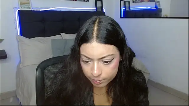 Snapshot of vaness_weet chatting on November 29, 2025, 8:12 pm vaness weet online show from November 29, 2025, 8:12 pm