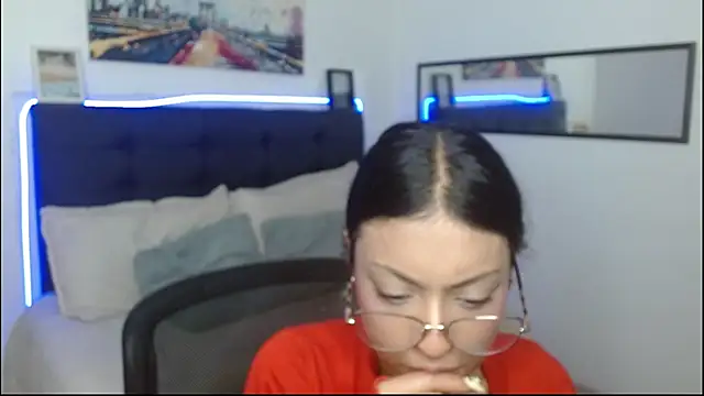 Snapshot of vaness_weet chatting on December 3, 2025, 9:13 pm vaness weet online show from December 3, 2025, 9:13 pm