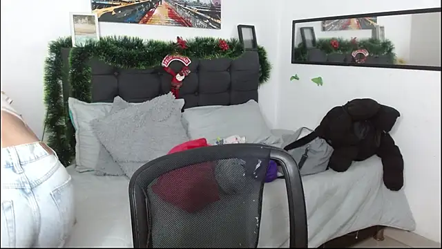 Snapshot of vaness_weet chatting on December 19, 2025, 8:38 pm vaness weet online show from December 19, 2025, 8:38 pm