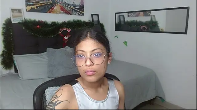Snapshot of vaness_weet chatting on January 6, 2026, 3:05 pm vaness weet online show from January 6, 2026, 3:05 pm