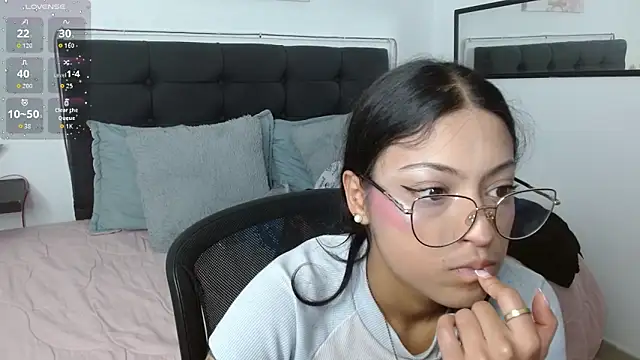 Snapshot of vaness_weet chatting on March 12, 2026, 8:15 pm vaness weet online show from March 12, 2026, 8:15 pm