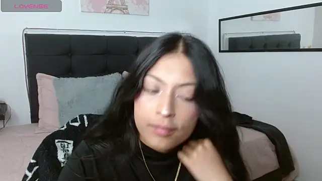 Snapshot of vaness_weet chatting on April 3, 2026, 8:40 pm vaness weet online show from April 3, 2026, 8:40 pm