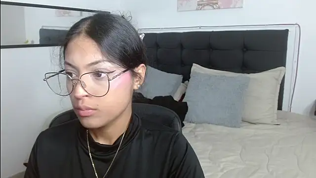 Snapshot of vaness_weet chatting on April 26, 2026, 8:28 pm vaness weet online show from April 26, 2026, 8:28 pm