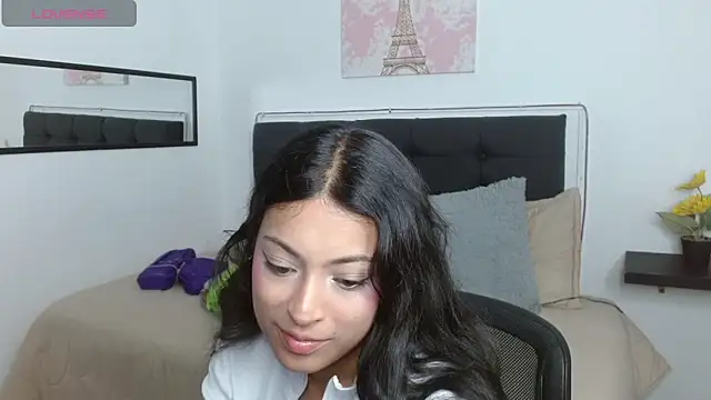 Snapshot of vaness_weet chatting on June 19, 2026, 8:56 pm vaness weet online show from June 19, 2026, 8:56 pm