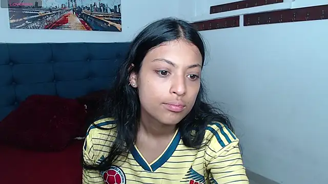 Snapshot of vaness_weet chatting on July 7, 2026, 1:59 pm vaness weet online show from July 7, 2026, 1:59 pm