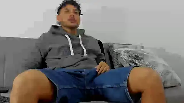 tuyo1995 online show from December 11, 2024, 1:37 am