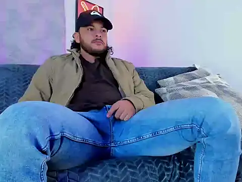 tuyo1995 online show from November 11, 2025, 2:50 pm