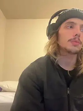 trippyski online show from February 3, 2025, 4:57 am