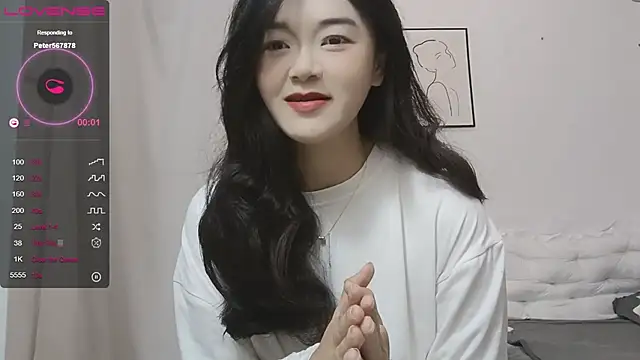 QiuPeiPeimmm online show from December 24, 2024, 2:12 pm