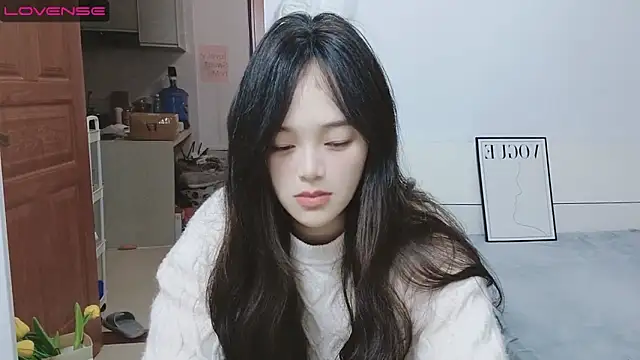 QiuPeiPeimmm online show from February 28, 2025, 5:26 pm