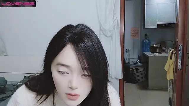 QiuPeiPeimmm online show from March 18, 2025, 2:04 pm