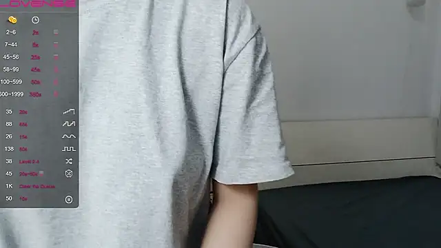 QiuPeiPeimmm online show from October 1, 2025, 8:31 am