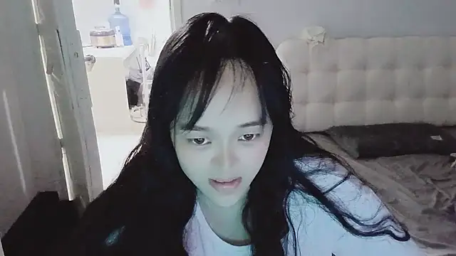 QiuPeiPeimmm online show from December 1, 2025, 2:11 pm