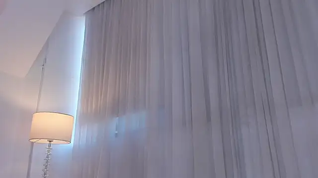 Emma Torres   online show from February 11, 2026, 12:10 pm