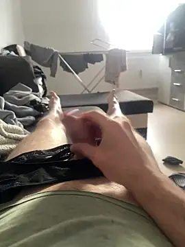 Snapshot of oroszlanw chatting on February 26, 2025, 3:19 pm oroszlanw online show from February 26, 2025, 3:19 pm