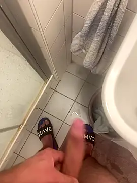 Snapshot of oroszlanw chatting on October 14, 2025, 6:09 pm oroszlanw online show from October 14, 2025, 6:09 pm