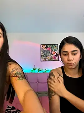 Snapshot of Layla_Rachel chatting on November 2, 2025, 2:03 am Layla Rachel online show from November 2, 2025, 2:03 am