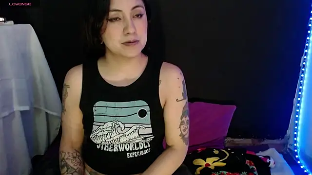 Snapshot of AbsentaVert chatting on January 14, 2026, 12:27 am AbsentaVert online show from January 14, 2026, 12:27 am