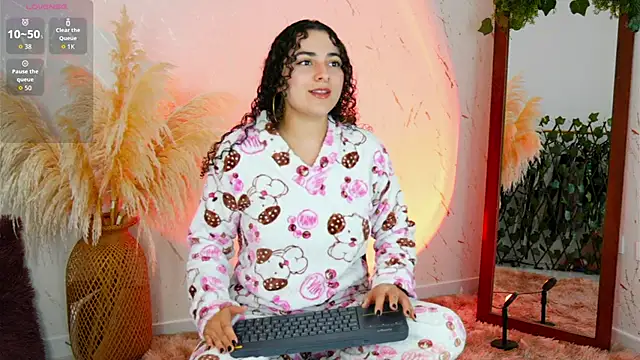 Snapshot of merida_bell18 chatting on November 15, 2025, 11:54 pm merida bell18 online show from November 15, 2025, 11:54 pm