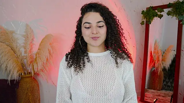 Snapshot of merida_bell18 chatting on December 16, 2025, 10:59 pm merida bell18 online show from December 16, 2025, 10:59 pm