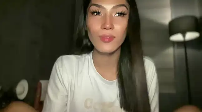 Snapshot of Bella_Gordon chatting on December 5, 2024, 9:39 pm Bella Gordon online show from December 5, 2024, 9:39 pm