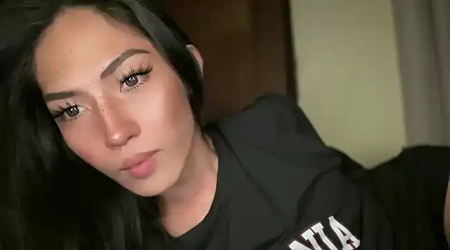 Snapshot of Bella_Gordon chatting on January 14, 2025, 6:28 pm Bella Gordon online show from January 14, 2025, 6:28 pm