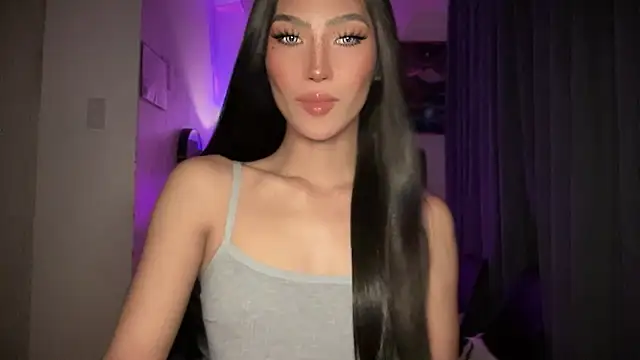 Snapshot of Bella_Gordon chatting on October 7, 2025, 12:46 pm Bella Gordon online show from October 7, 2025, 12:46 pm