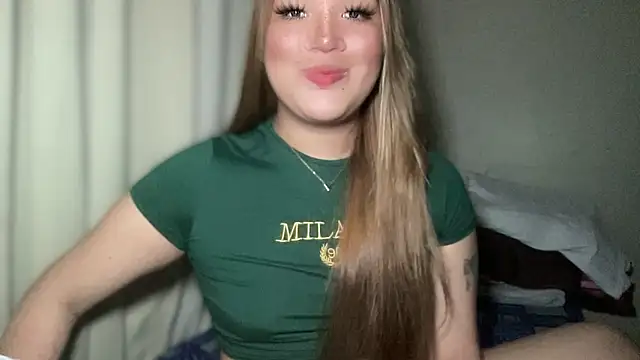 Snapshot of MissCataleyaxxx chatting on February 18, 2025, 1:33 pm MissCataleyaxxx online show from February 18, 2025, 1:33 pm