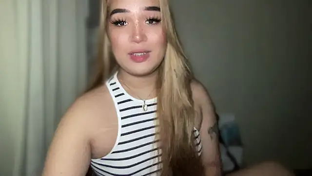 Snapshot of MissCataleyaxxx chatting on March 23, 2025, 3:54 am MissCataleyaxxx online show from March 23, 2025, 3:54 am