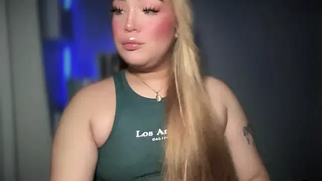 Snapshot of MissCataleyaxxx chatting on September 20, 2025, 12:44 am MissCataleyaxxx online show from September 20, 2025, 12:44 am