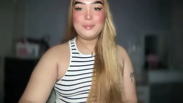 Snapshot of MissCataleyaxxx chatting on October 19, 2025, 1:17 am MissCataleyaxxx online show from October 19, 2025, 1:17 am