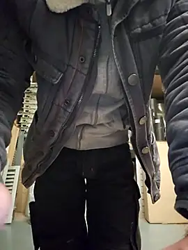 Xcoquinx online show from November 20, 2025, 9:31 am