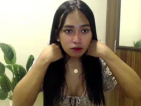 Snapshot of pinay_sofia chatting on May 20, 2026, 12:00 pm pinay sofia online show from May 20, 2026, 12:00 pm
