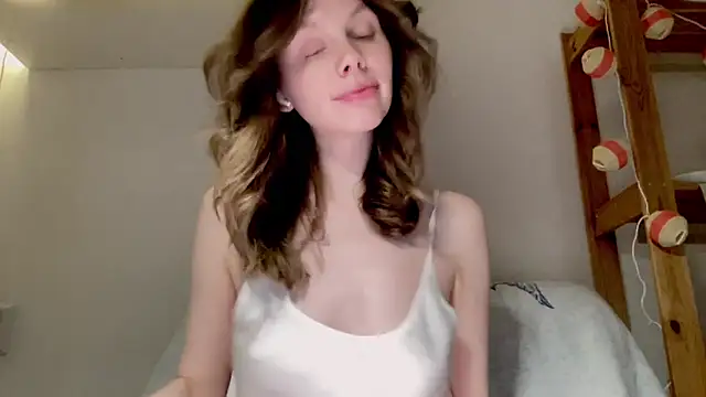 Snapshot of Nikki_Mimimi chatting on December 21, 2024, 1:21 pm Nikki Mimimi online show from December 21, 2024, 1:21 pm